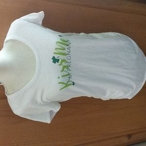 Motherhood Maternity Top Kiss Me I'm Pregnant Medium